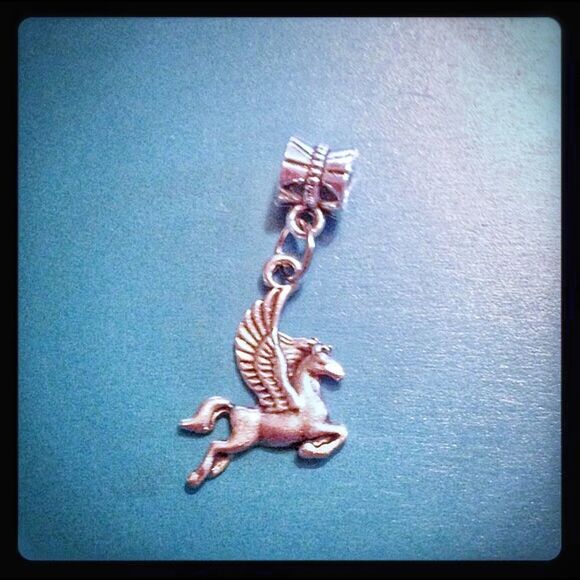 Pegasus charm fits pandora bracelet - Picture 1 of 2